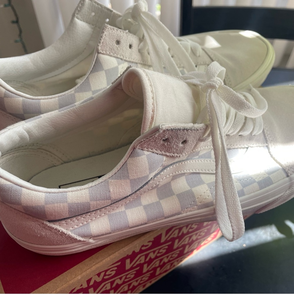 Vans White Checkerboard Old Skool (size 9)
